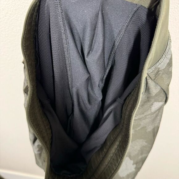 Lululemon T.H.E. Short 9" *Liner Variegated Mesh Camo Max Dark Olive Size Medium - Picture 2 of 7